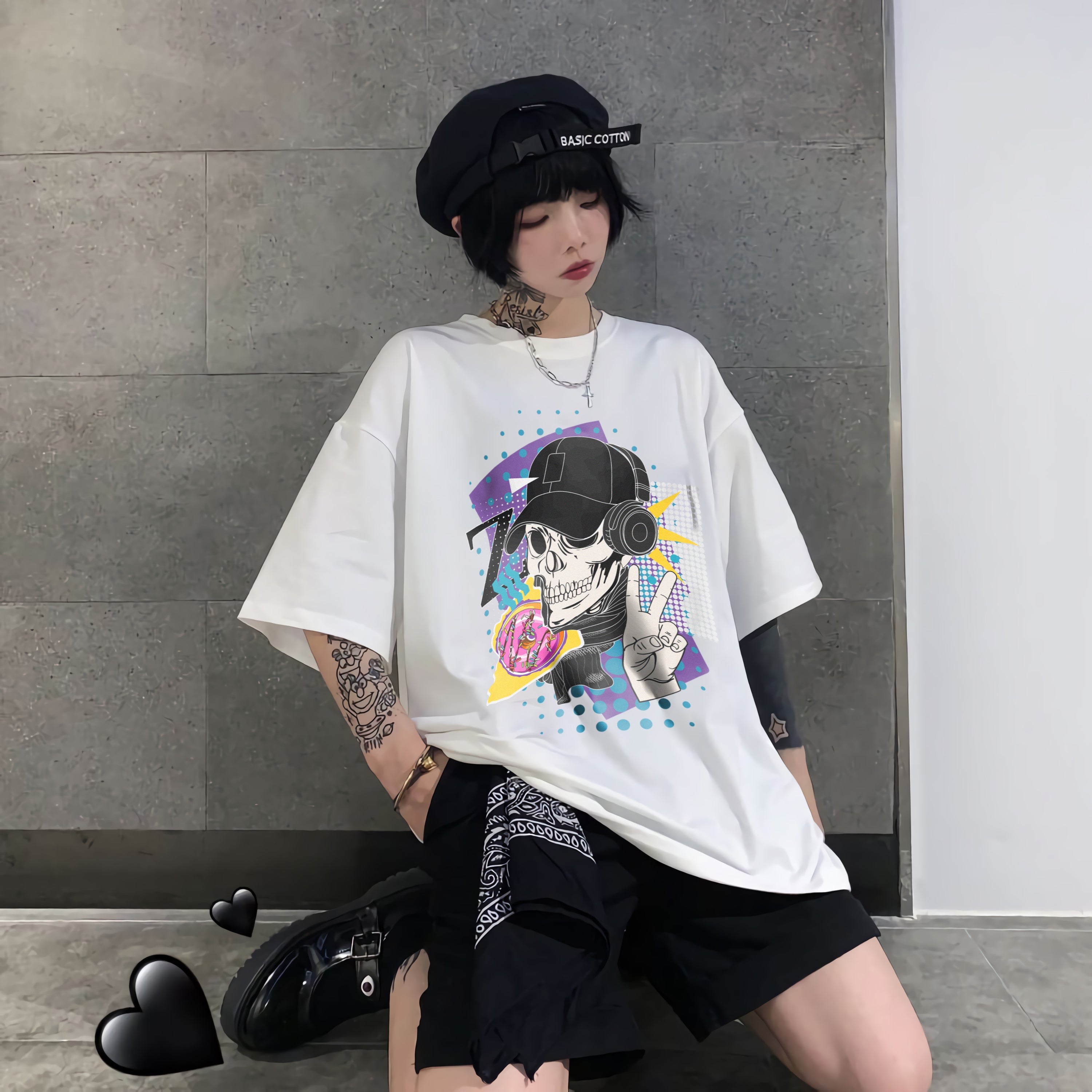 T-shirt unisexe musique crâne humain en casquette et écouteurs