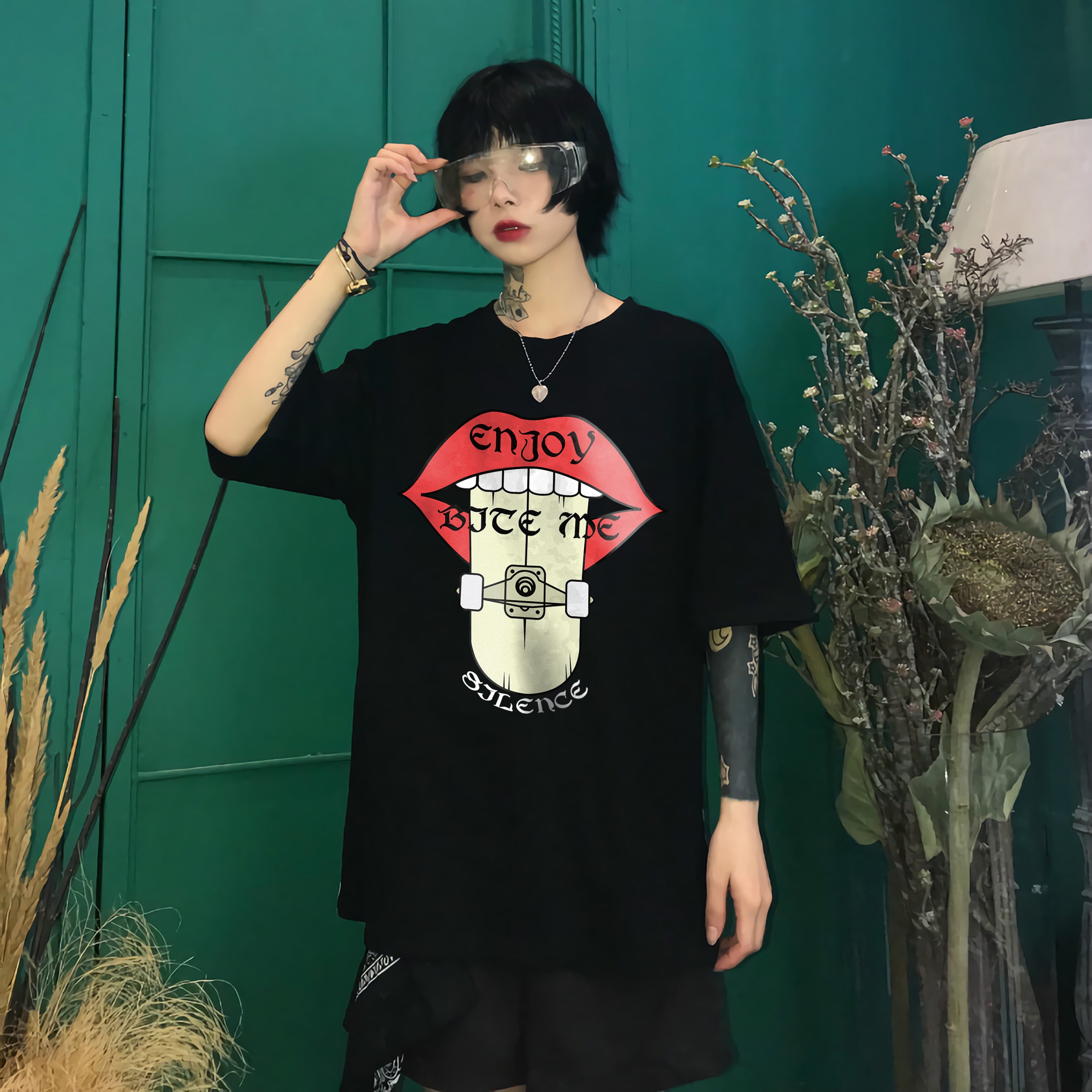 T-shirt de style japonais Japan Enjoy Bite Me