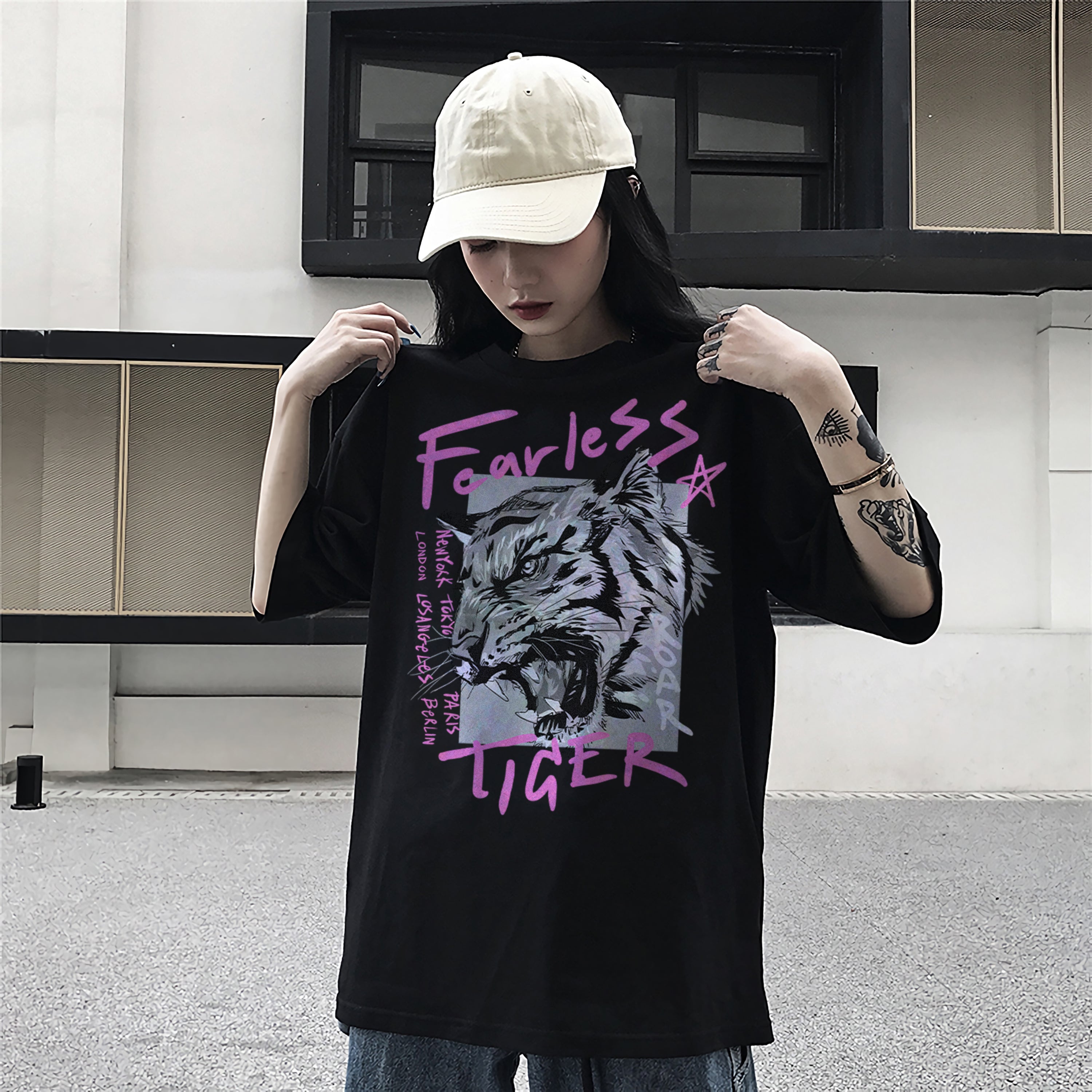 T-shirt de style japonais Rugissement du tigre intrépide