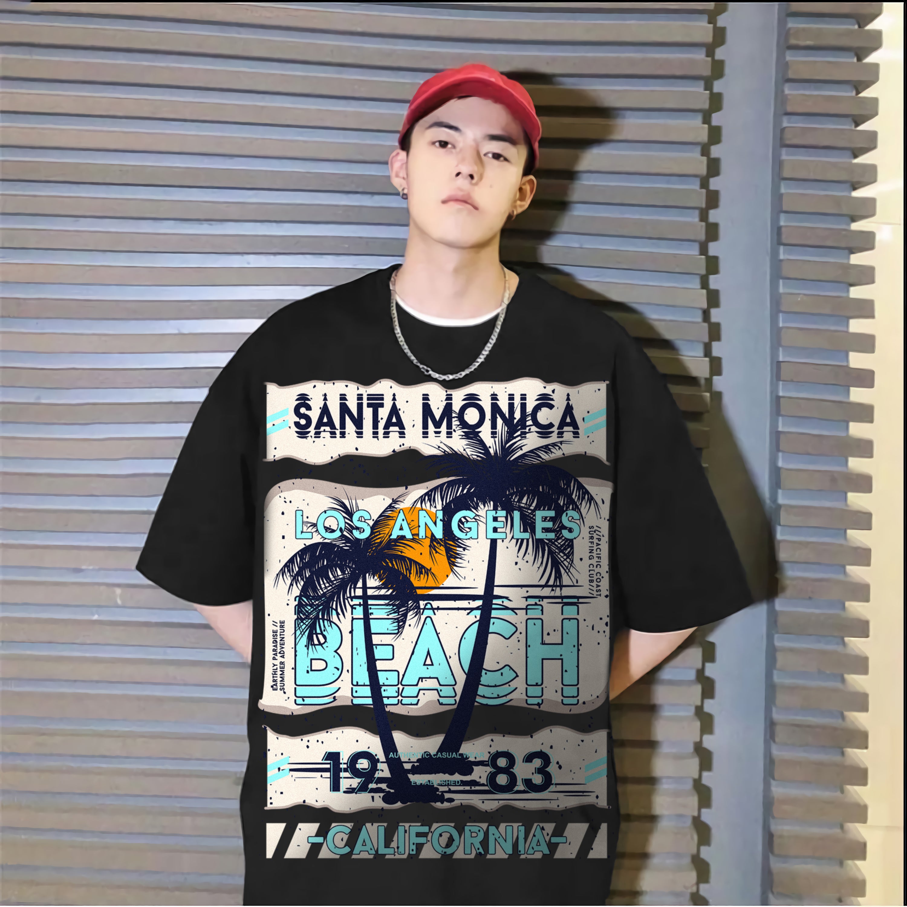 Oversize graphic T-shirt Santa Monica LA Beach